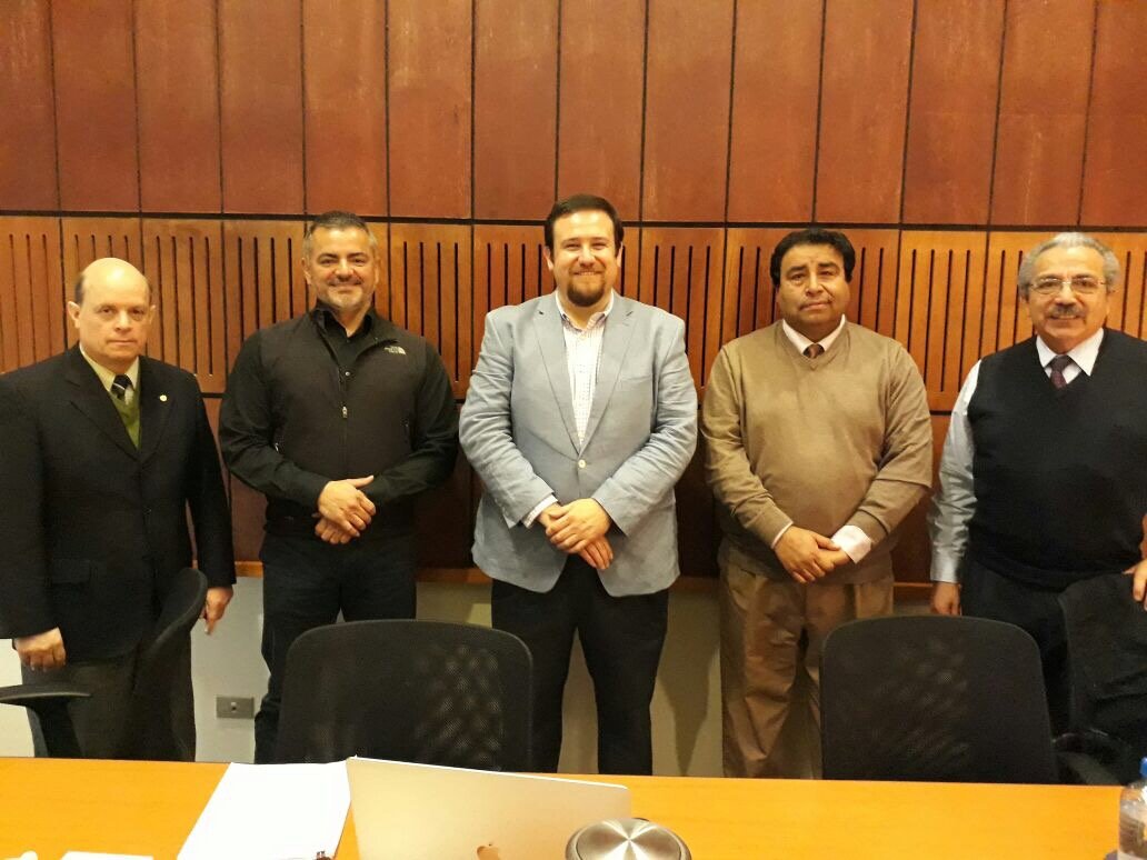 Con el tema «Evaluación de alternativas de uso sustentable de cenizas residuales de centrales termoeléctricas»; Eduardo Fuenzalida se convirtió en un nuevo graduado del Magíster en Ingeniería de la Energía MIE UC